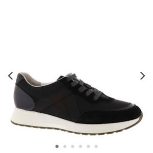 Munro Monique Black Suede Sneakers - size 10